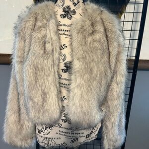 Chic Faux Fur Teddy Jacket in Tan